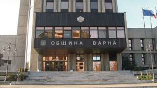 Полагат тръбите за тласкателя на помпената станция "Акациите"
