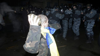 Десетки ранени при сблъсъците в Киев