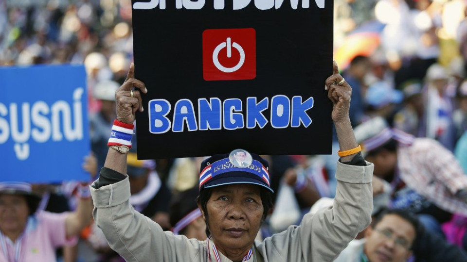 Тайландската опозиция започна "блокада" на Банкок | StandartNews.com