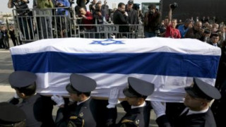 Израел погреба с почести Ариел Шарон