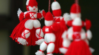 Търговци плащат по 7 лв. на ден за продажба на мартеници