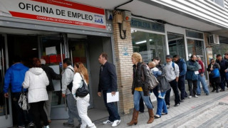Испания разби мрежа за фалшиви трудови договори