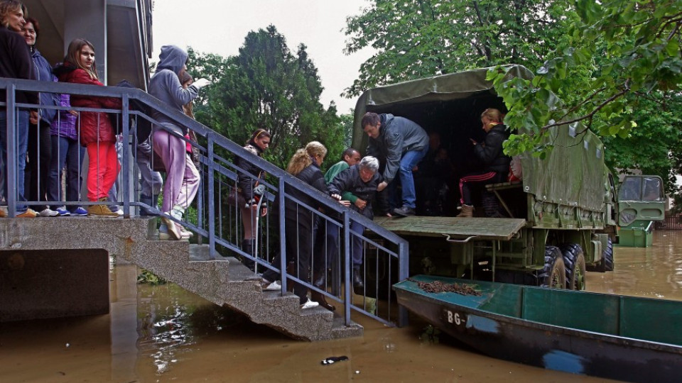Очакват втора вълна наводнения в Сърбия | StandartNews.com
