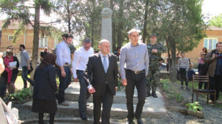 Цветан Цветанов и Томислав Дончев откриха военен паметник в с. Грозден