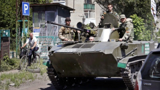 Украинци избиват свои военни