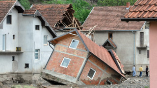 Свлачища разместват сухопътни мини в Босна