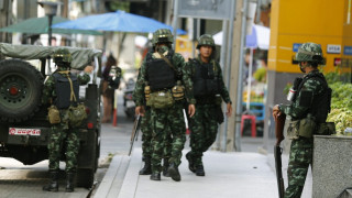 Тайландската армия въведе военно положение