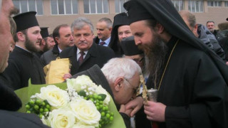 Поп отърва наказание заради служба за Ванга