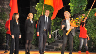 Орлин Горанов и Мариана Попова с „Една българска роза” за варненци