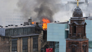 Пожар избухна в реномирано училище по изкуствата в Глазгоу
