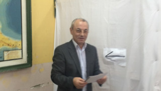 Ахмед Доган даде своя глас за евровота в София