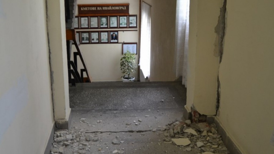 Трусът срутил необитаема къща в Ивайловградско | StandartNews.com