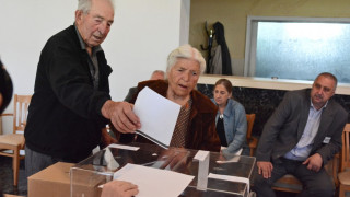 Майка и син биха 60 км път, за да гласуват