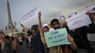 Армията заплаши с репресии протестиращите в Тайланд