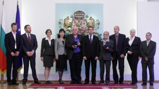 Президентът награди покорители на Еверест