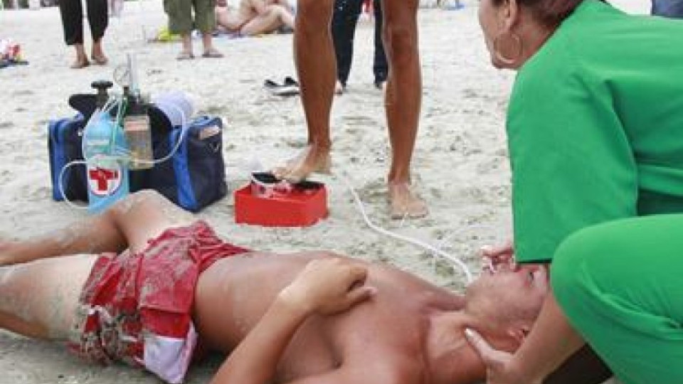 Пращат медици на 26 варненски плажа | StandartNews.com