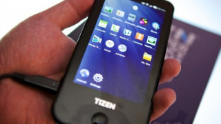 Samsung пуска първия телефон с Tizen