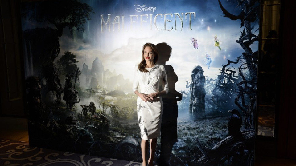 Анджелина Джоли напуска киното с "Клеопатра" | StandartNews.com
