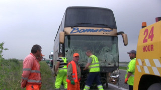 Автобус с чужденци катастрофира на АМ "Тракия"