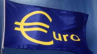 България извън еврозоната още две години