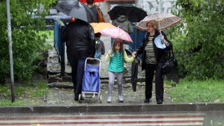 Пореден облачен и дъждовен ден от седмицата