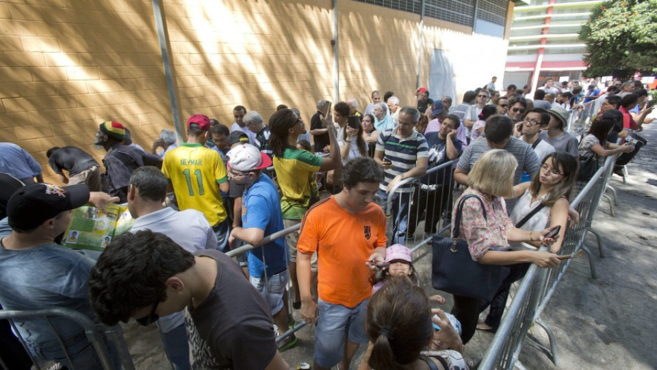 Гаф с билети за Мондиала подлуди бразилска баба | StandartNews.com