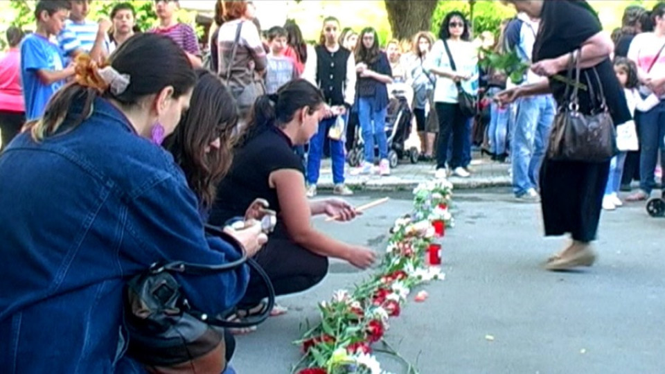 Майки на „Мълчалив поход" заради смъртта на Паоло | StandartNews.com