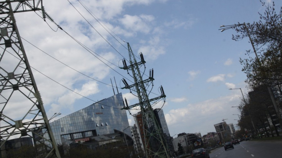 ДКЕВР обмисля да се плаща наполовина при некачествен ток  | StandartNews.com
