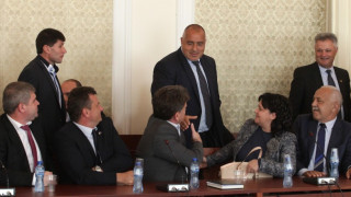 Кметовете на ГЕРБ поискаха оставката на правителството