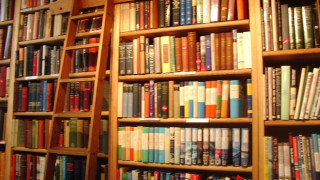 Пуснаха румсервиз на книги