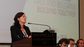 Бобева: България е икономически стабилна, приветстваме италианските инвестиции