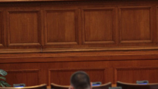 Депутатската заплата падна със 186 лева