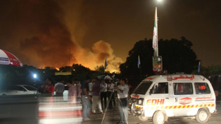 Атентат на летището в Карачи взе 14 жертви, армията възстанови контрола