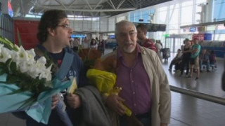 Посрещнаха с каба гайди Хорхе Букай на летище София