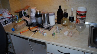 Лаборатория за метамфетамин и канабис разкриха в Сливен