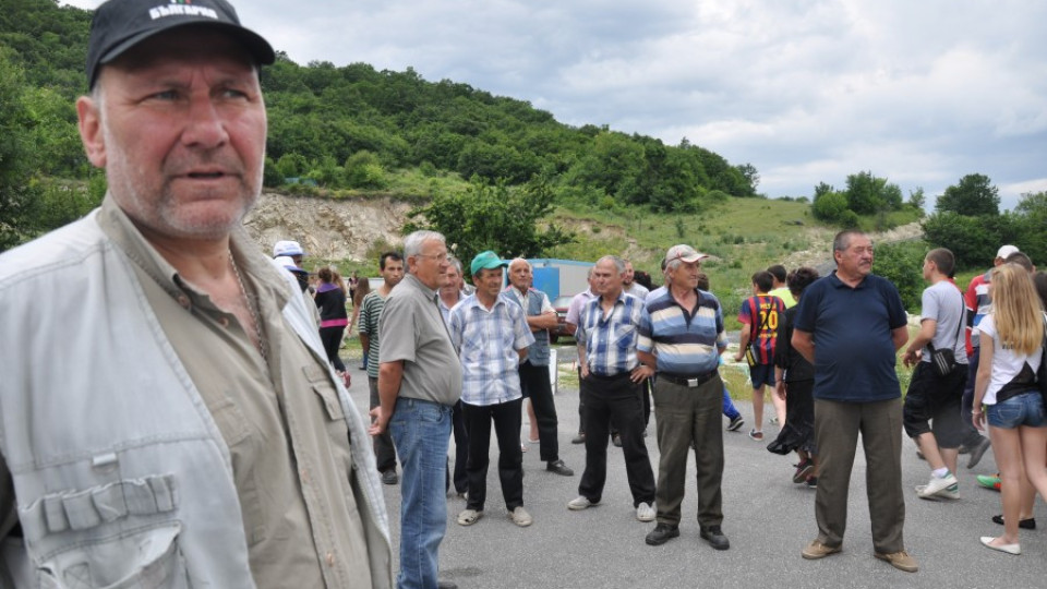 Работници на Перперикон протестират срещу липсата на пари за разкопки  | StandartNews.com