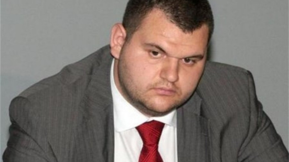 Съдът освободи задържаните за атентата срещу Пеевски | StandartNews.com