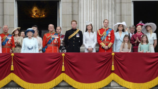 Пищен парад  за ЧРД на кралицата