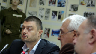 Бареков връща Ревизоро в митниците