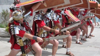 Римски пазар за роби и гладиатори води туристи в село Склаве