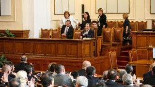 Спор за задължителните бюлетини в парламента