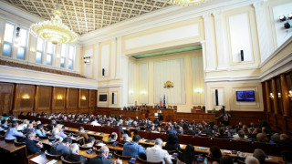 Депутатите отложиха ветото на президента за МВР