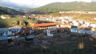 С рок бранят горите на село Елешница