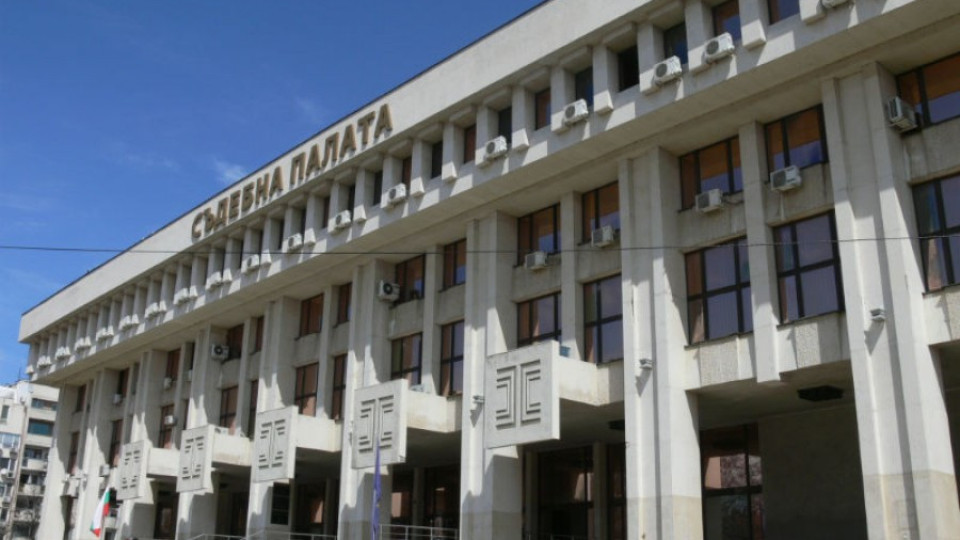 Стреляли по колата на прокурор в Бургас  | StandartNews.com