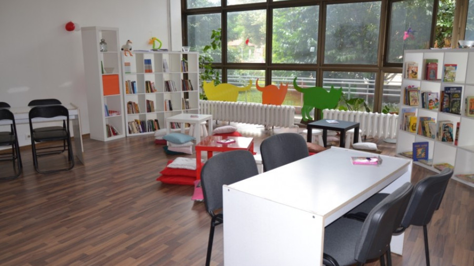 Лятна библиотека за деца отвори врати в Благоевград | StandartNews.com
