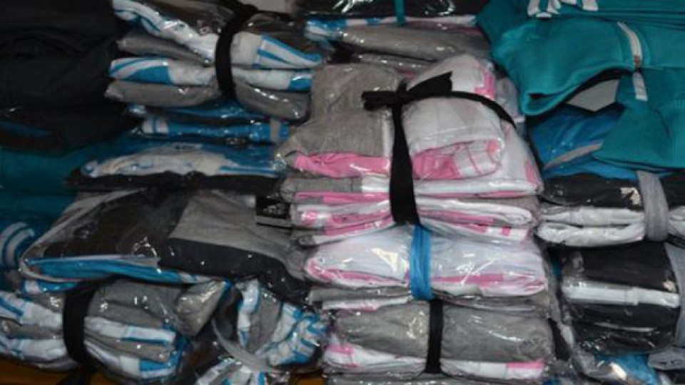 Хванаха 8000 дрехи ментета в Свиленград | StandartNews.com