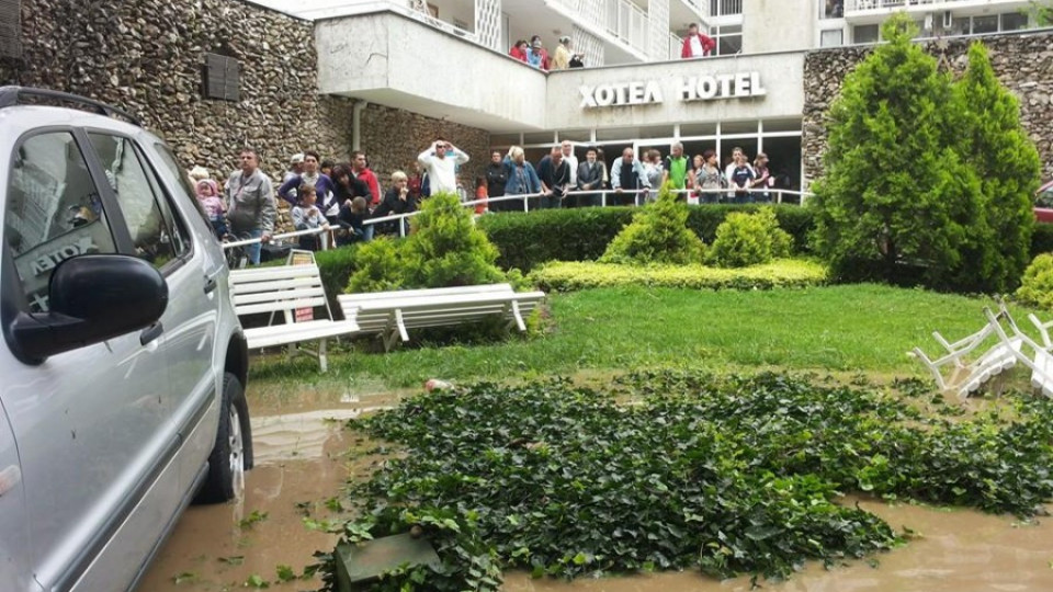 Хотел в Албена е застрашен от срутване | StandartNews.com