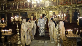 Слагат видеостени в Бачковския манастир