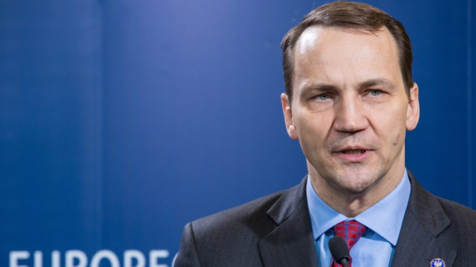 Изкараха запис, в който полският външен министър критикува Камерън | StandartNews.com