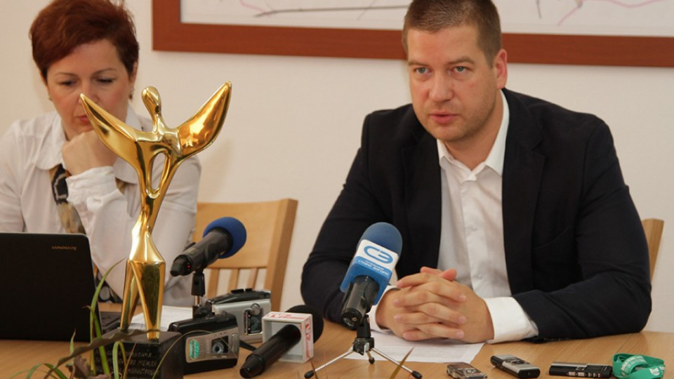 Събарят първите незакони къщи в ромски квартал | StandartNews.com